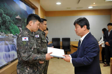 2015 군정발전 유공자 표창장 및 상장 수여식 의 사진