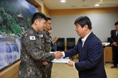 2015 군정발전 유공자 표창장 및 상장 수여식 의 사진