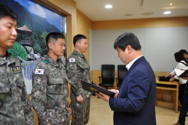 2015 군정발전 유공자 표창장 및 상장 수여식 의 사진