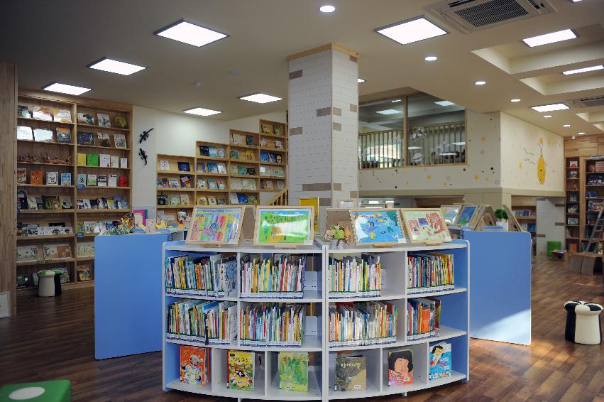2016 화천어린이 도서관 전경 의 사진