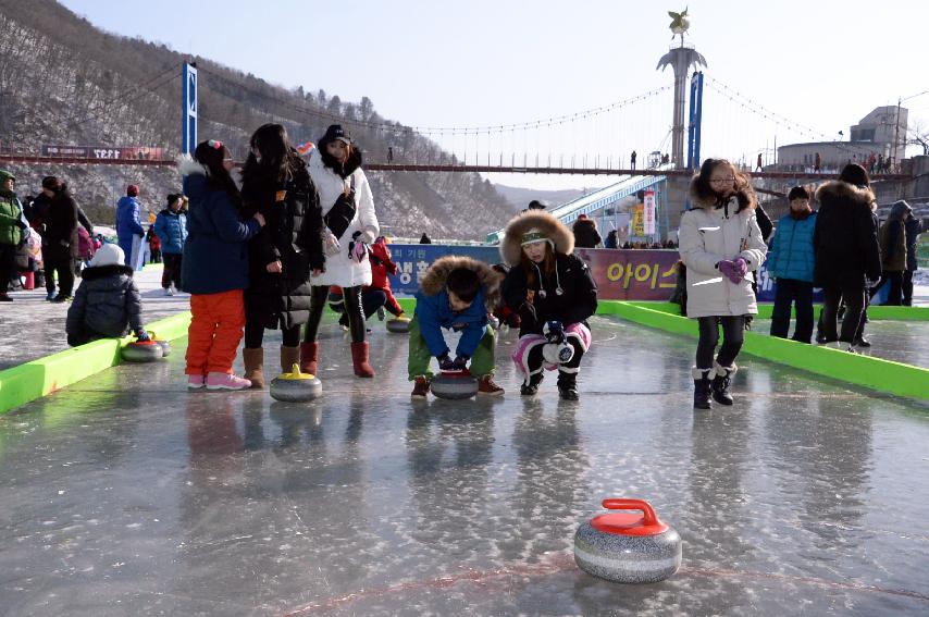 2017 화천산천어축제 컬링장 전경 의 사진