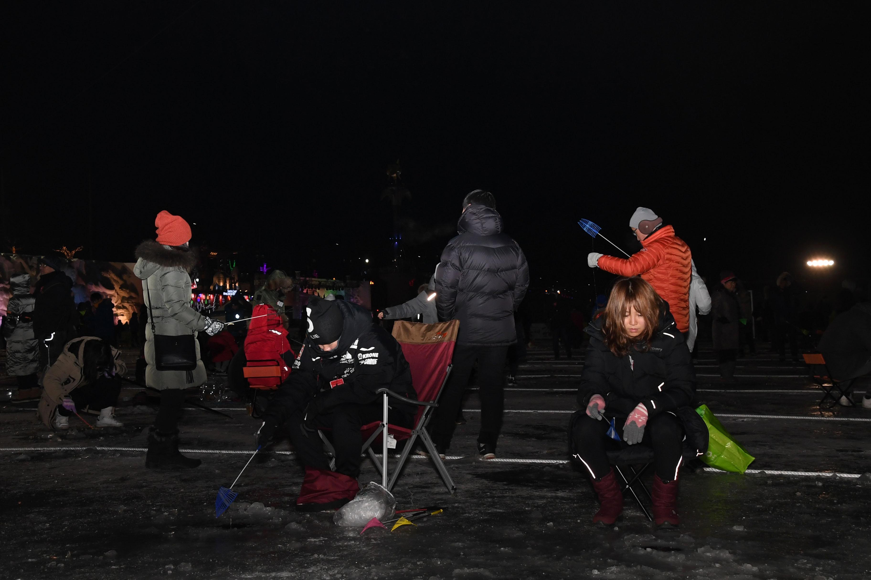 2018 화천산천어축제 얼음야간 낚시 의 사진