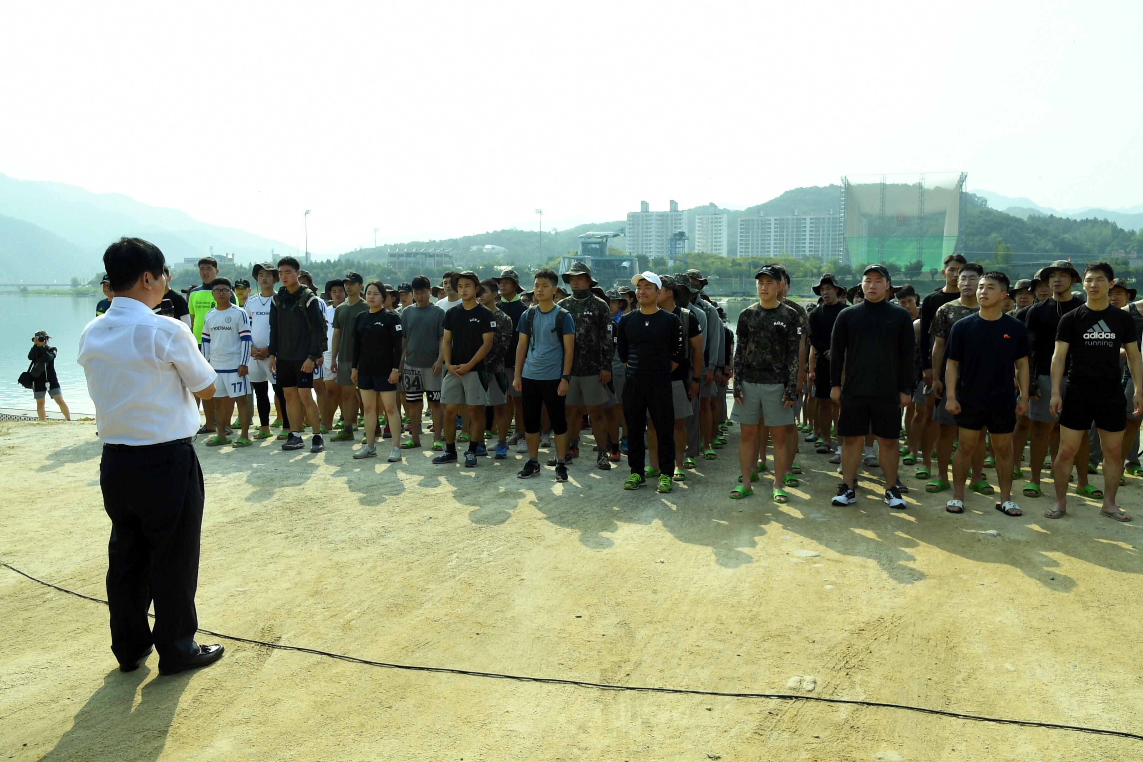 2018 화천쪽배축제 육군 제15보병사단 산천호 경주대회 의 사진