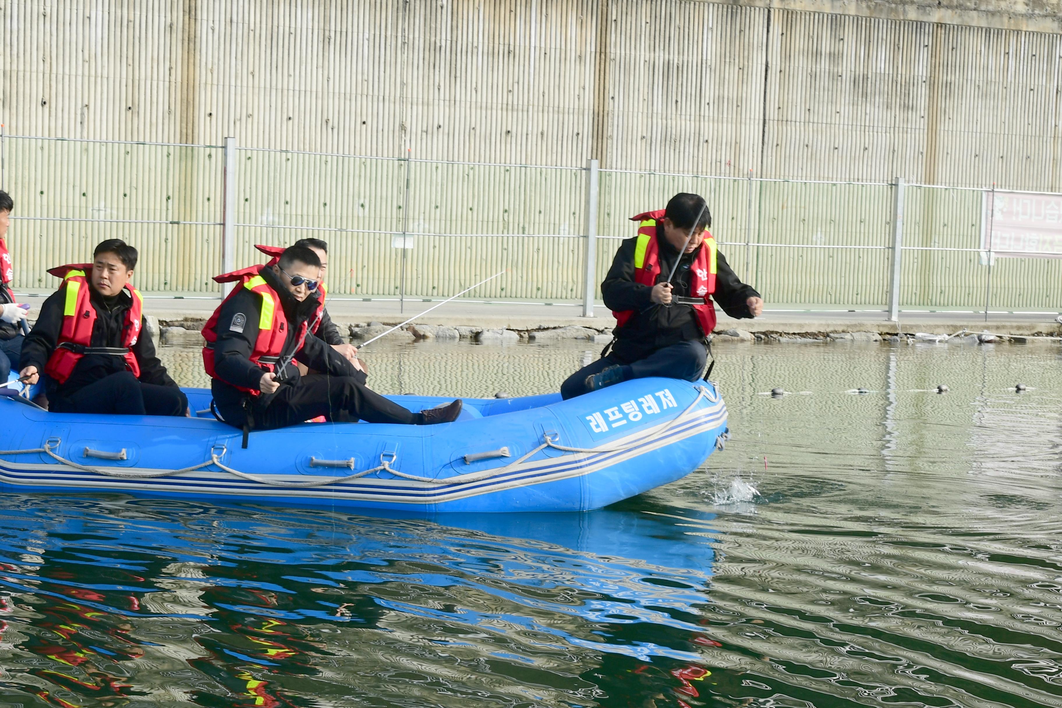 2020 화천산천어축제 육군 제7보병사단 산천어 선상낚시터 체험 의 사진