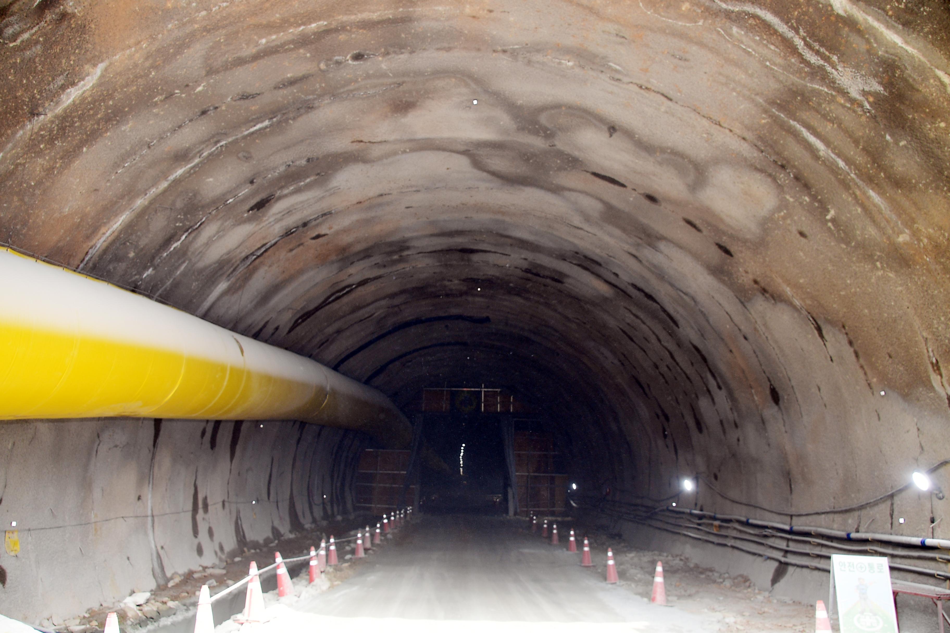 2020 국도5호선 터널공사장 전경 의 사진