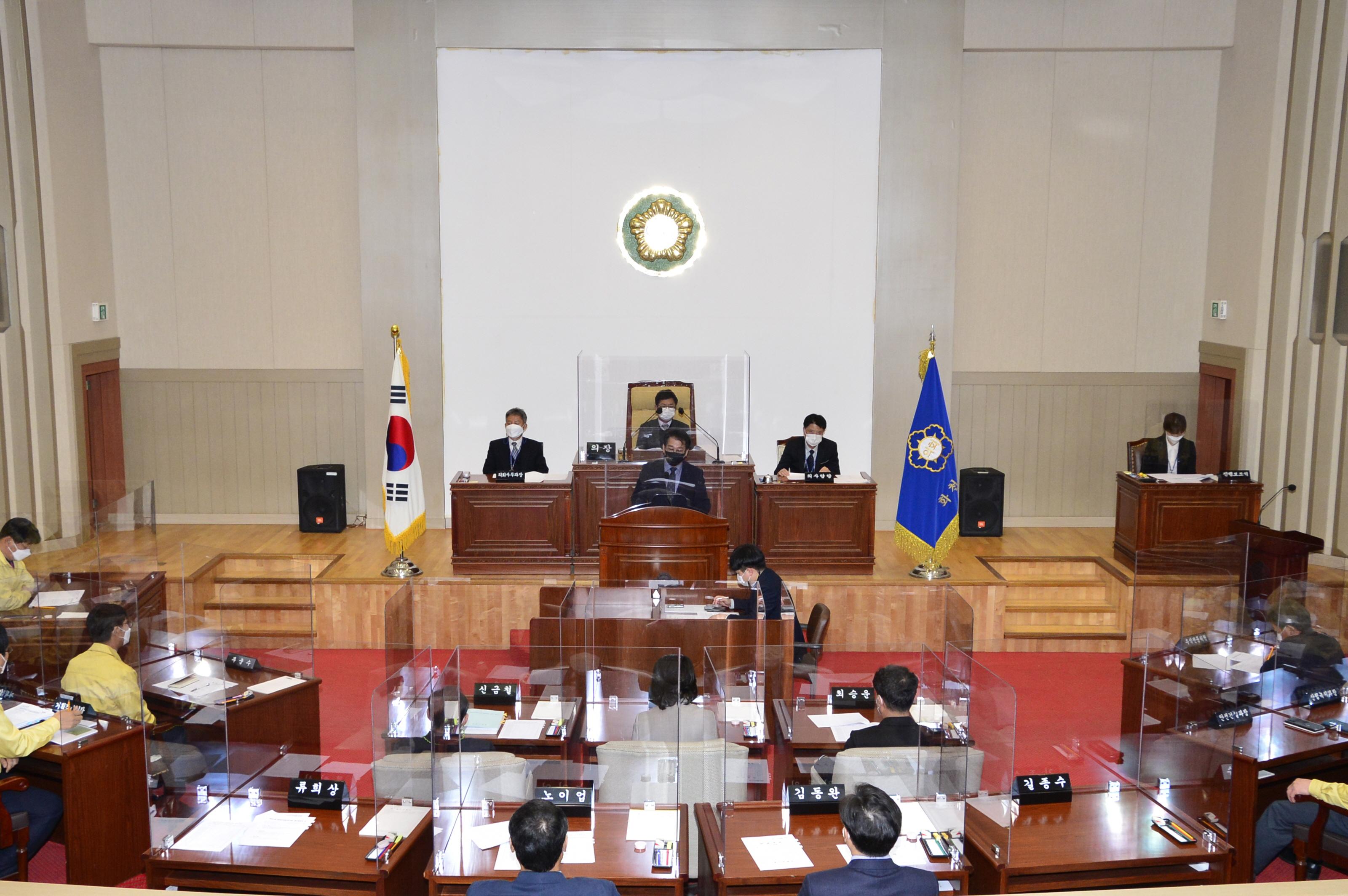 2021 화천군의회 임시회 제1차 본회의 의 사진