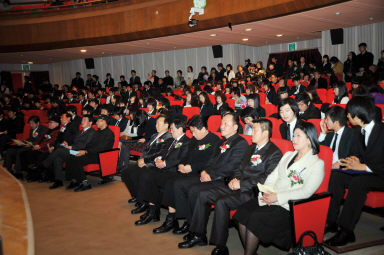화천정보산업고등학교 졸업식 의 사진
