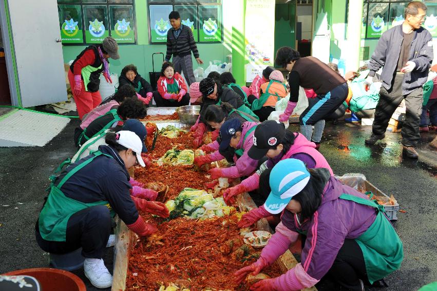 사랑의 김장김치 및 쌀 전달 의 사진