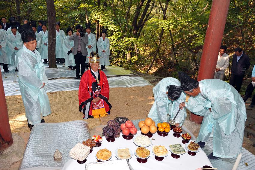 2011 용화산신제 의 사진
