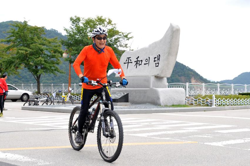 2012년 이재오 국회의원 평화누리길 자전거 탐방 사진