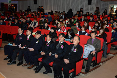 2013 화천정보산업고등학교 졸업식 의 사진