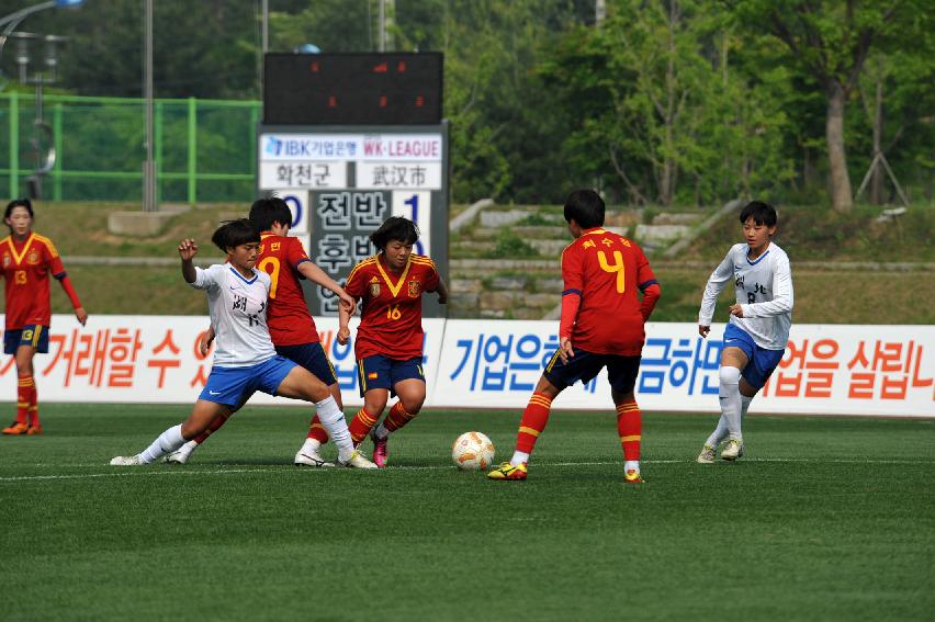 2013 화천정보산업고 vs 중국 우한시 여자축구부 친선경기 사진