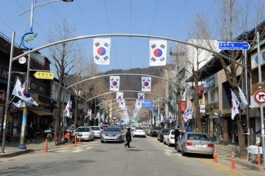 2016 화천읍 선등거리 태극기 게양 전경 사진