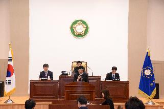 2017 제231회 화천군의회(임시회)제7차 본회의 의 사진